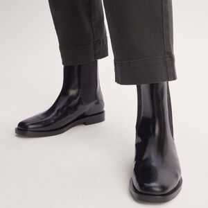 Everlane Chelsea Boot in Black, Size 9